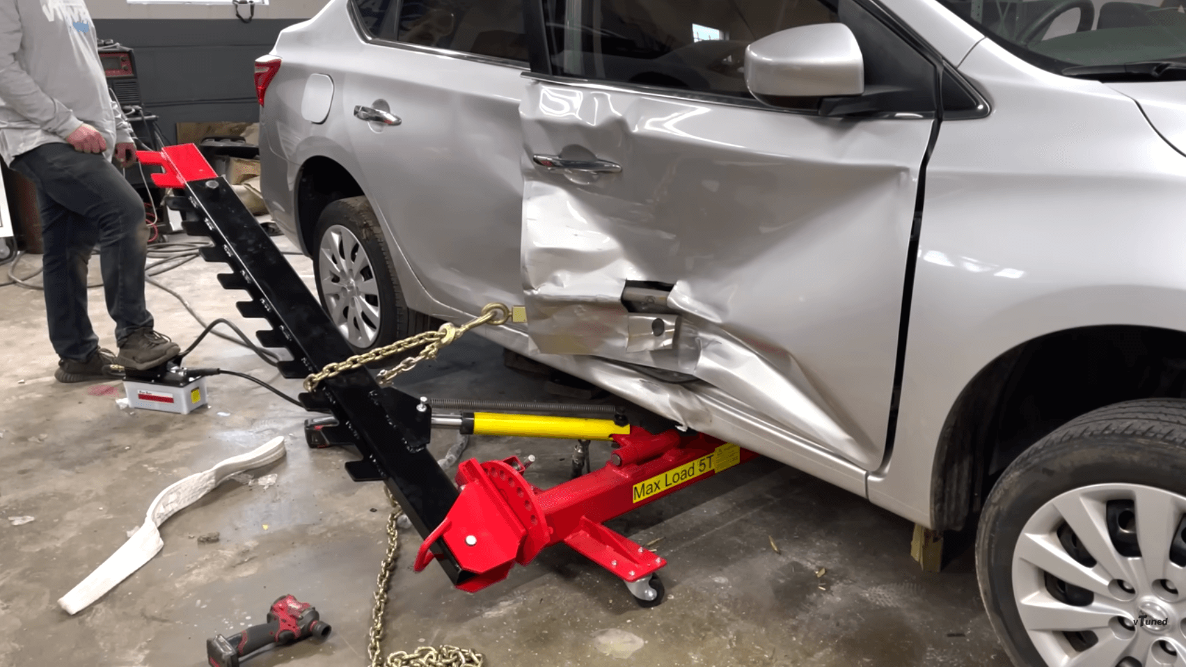 Top 5 Air Over Hydraulic Jacks Making Lifting Weights and Loads Much Easier For You